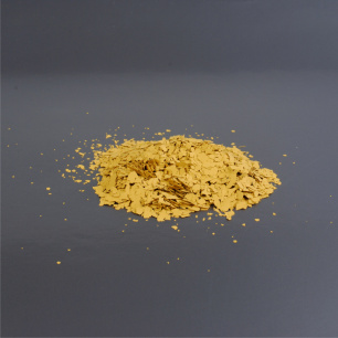 Barevné chipsy - okrová 3/91 3mm (balení 1kg)
