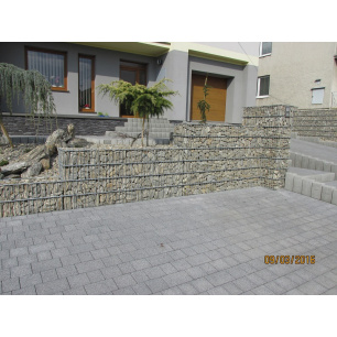 Gabionový plot - v. 0,6m, d. 2,5m, š. 20-40 cm, oko 5x20 sloupek 2x1,2m + komponenty